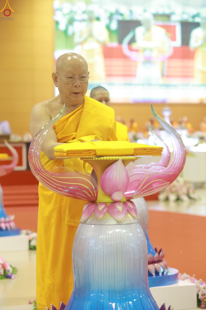 ภาพ No.318607:วันอาทิตย์ต้นเดือนที่ 5 เมษายน พ.ศ.2569 พิธีทอดผ้าป่าสมทบมหาสังฆทาน 40,000 กว่าวัดทั่วประเทศ ณ สภาธรรมกายสากล วัดพระธรรมกาย