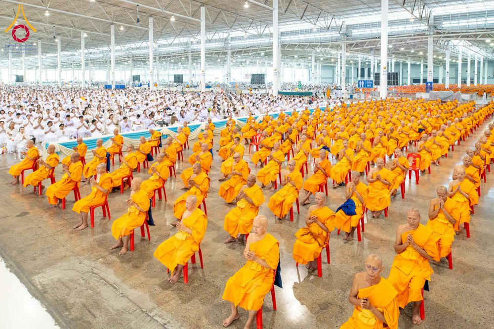 ภาพ No.287560:วันที่ 1 มกราคม พ.ศ. 2569 พิธีบูชาข้าวพระ ณ สภาธรรมกายสากล วัดพระธรรมกาย