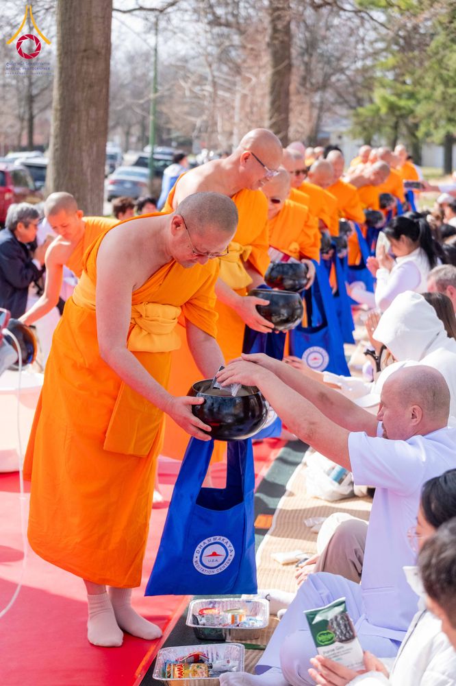 ภาพ No.319034:วันที่ 29 มีนาคม พ.ศ.2569 พิธีทอดผ้าป่าวัดพระธรรมกาย 20 ศูนย์สาขา และการประชุมภาคพื้นอเมริกา ไตรมาสที่ 1/2569 วัดพระธรรมกายชิคาโก ประเทศสหรัฐอเมริกา