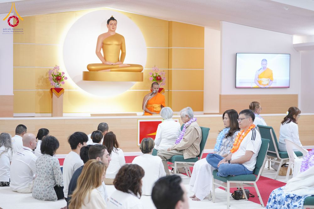 ภาพ No.321624:วันอาทิตย์ที่ 12 เมษายน พ.ศ.2569 กิจกรรมงานบุญวันสงกรานต์ (ตักบาตร ขอขมาพ่อแม่ สรงน้ำพระ รดน้ำขอพร) ณ วัดพระธรรมกายจอร์เจีย ประเทศสหรัฐอเมริกา