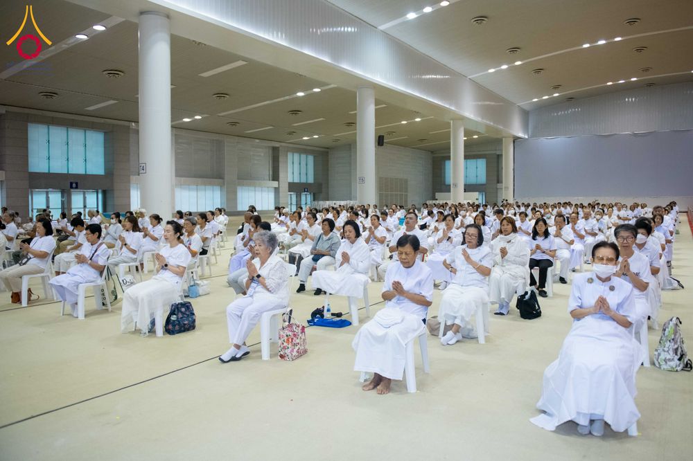 ภาพ No.321588:วันอาทิตย์ที่ 12 เมษายน พ.ศ.2569 กิจกรรมงานบุญวันอาทิตย์ สาธุชนปฏิบัติธรรมร่วมกัน ณ ห้องแก้วสารพัด 1 วัดพระธรรมกาย ปทุมธานี