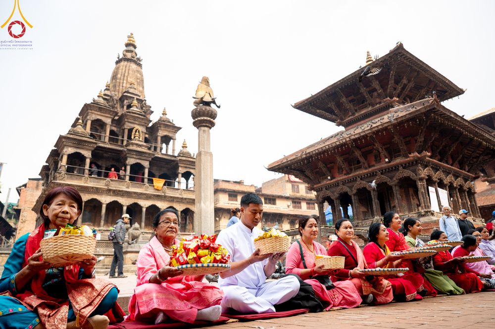 ภาพ No.317254:วันอังคารที่ 31 มีนาคม พ.ศ.2569 จาริกบิณฑบาตแห่งศรัทธา จากวัดอเชศวรสู่สี่แยกปาตันและวัดศรี ประเทศเนปาล