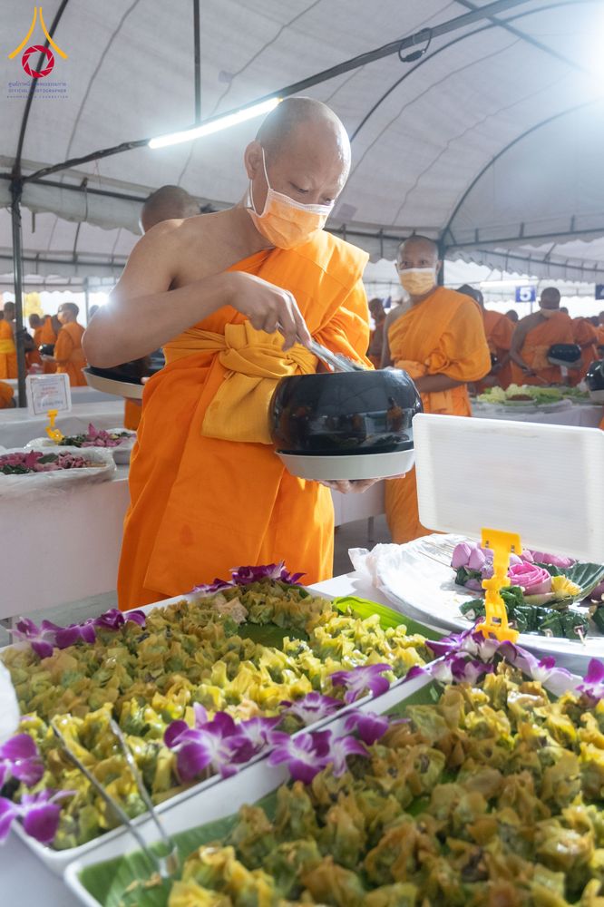 ภาพ No.298596:วันที่ 20 มกราคม พ.ศ. 2569 พิธีถวายภัตตาหารเป็นสังฆทาน แด่พระธรรมยาตรา ณ อนุสรณ์สถานบางปลา วัดบางปลา อำเภอบางเลน จังหวัดนครปฐม ในโครงการธรรมยาตรา กตัญญูบูชา มหาปูชนียาจารย์ พระมงคลเทพมุนี(สด จนฺทสโร) พระผู้ปราบมาร อนุสรณ์สถาน 7 แห่ง ปีที่ 14