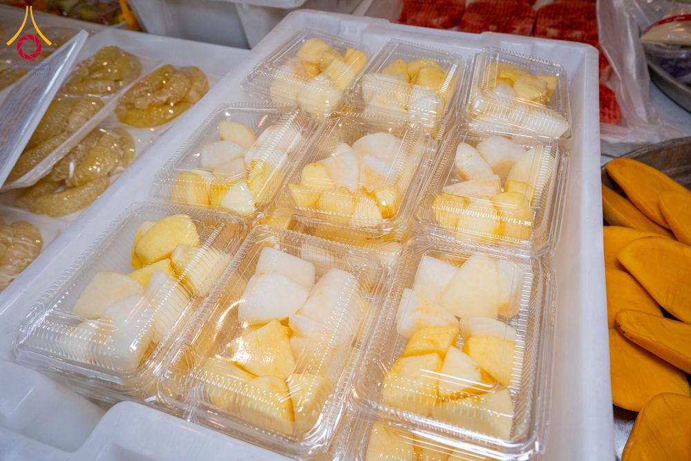 ภาพ No.305661:วันที่ 29 มกราคม พ.ศ. 2569 พิธีถวายภัตตาหารเป็นสังฆทาน แด่พระธรรมยาตรา ณ วัดพระธรรมกาย  จังหวัดปทุมธานี ในโครงการธรรมยาตรา กตัญญูบูชา มหาปูชนียาจารย์ พระมงคลเทพมุนี(สด จนฺทสโร) พระผู้ปราบมาร อนุสรณ์สถาน 7 แห่ง ปีที่ 14