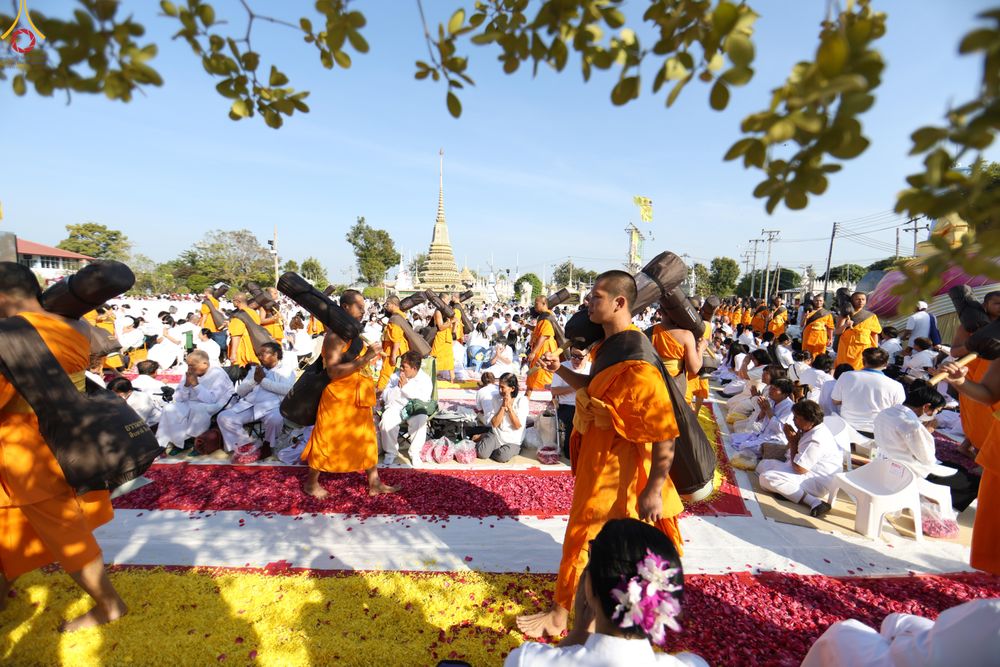 ภาพ No.292962:วันที่ 11 มกราคม พ.ศ. 2569 พิธีต้อนรับพระธรรมยาตรา ณ อนุสรณ์สถานลำดับที่ 3 (ภาพชุดที่ 2) สถานที่เกิดในเพศสมณะ วัดสองพี่น้อง อำเภอสองพี่น้อง จังหวัดสุพรรณบุรี ในโครงการธรรมยาตรา กตัญญูบูชา มหาปูชนียาจารย์ พระมงคลเทพมุนี(สด จนฺทสโร) พระผู้ปราบมาร อนุสรณ์สถ