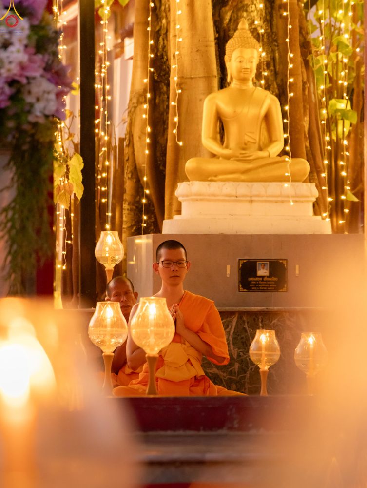 ภาพ No.294121:วันที่ 13 มกราคม พ.ศ. 2569 พิธีจุดประทีปถวายเป็นพุทธบูชา และบูชาธรรมมหาปูชนียาจารย์  (ภาพชุดที่ 2) ณ วัดสองพี่น้อง ต.ต้นตาล อ.สองพี่น้อง จ.สุพรรณบุรี ในโครงการธรรมยาตรา กตัญญูบูชา มหาปูชนียาจารย์ พระมงคลเทพมุนี(สด จนฺทสโร) พระผู้ปราบมาร อนุสรณ์สถาน 7 แห่