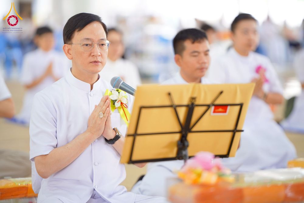 ภาพ No.268307:วันที่ 8 พฤศจิกายน พ.ศ. 2568 พิธีถวายภัตตาหารเมนูสวรรค์ เพื่อการบรรลุธรรม ณ หอฉันคุณยายอาจารย์ฯ วัดพระธรรมกาย