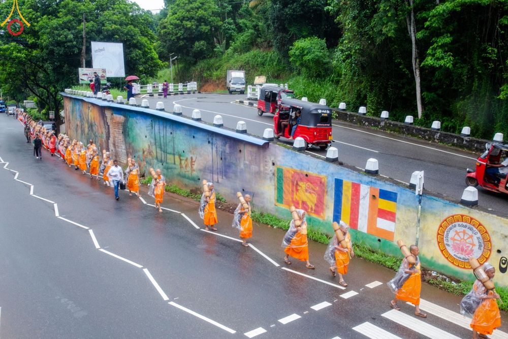 ภาพ No.140932:PhotoStory มหาศรัทธา ธรรมยาตราศรีลังกา EP.5 โครงการสยาม-ลังกา ธรรมยาตรา ฉลองเทศกาลวิสาขบูชาแห่งชาติ ศรีลังกา บูชาธรรม 80 ปีหลวงพ่อธัมมชโย เส้นทางจาก เมืองดัมบูลลา ไปยัง เมืองมาตะเล ตั้งแต่วันที่ 17-20 พฤษภาคม พ.ศ.2567