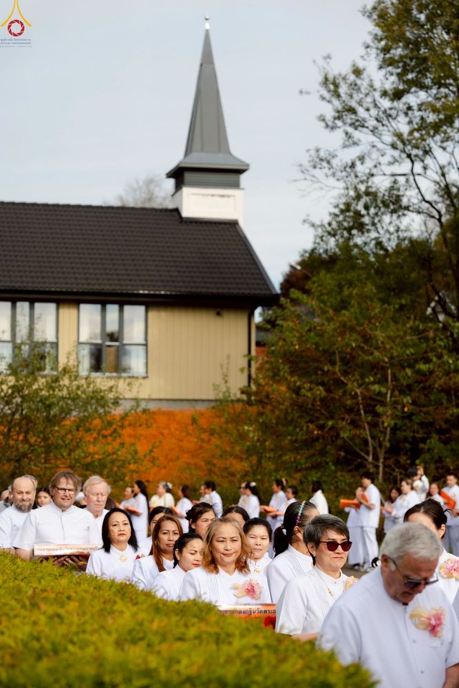 ภาพ No.254094:วันที่ 12 ตุลาคม พ.ศ. 2568 พิธีทอดกฐินวัดพระธรรมกายบูโรส ประเทศสวีเดน