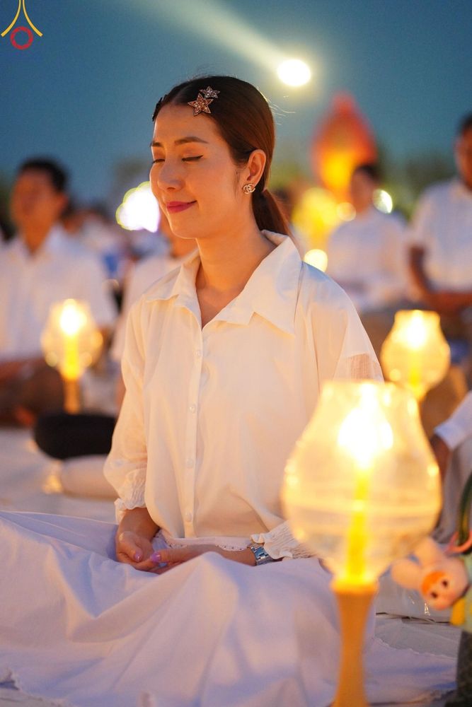 ภาพ No.200608:พิธีจุดประทีปถวายเป็นพุทธบูชา และบูชาธรรมมหาปูชนียาจารย์ ณ อนุสรณ์สถานบางปลา วัดบางปลา อำเภอบางเลน จังหวัดนครปฐม ในโครงการธรรมยาตรา กตัญญูบูชา มหาปูชนียาจารย์ พระมงคลเทพมุนี(สด จนฺทสโร) พระผู้ปราบมาร อนุสรณ์สถาน 7 แห่ง ปีที่ 13 วันที่ 23 มกราคม พ.ศ. 2568