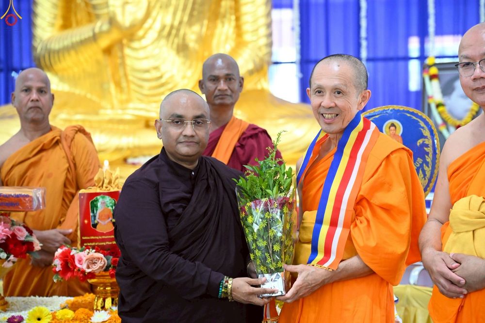 ภาพ No.263300:วันที่ 14 ตุลาคม พ.ศ. 2568 กฐินวัดถ้ำพุทธตรีรัศมี เมืองนาสิก รัฐมหาราษฎร์ ประเทศอินเดีย 