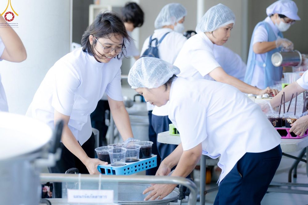 ภาพ No.142062:พิธีบุพเปตพลี ครั้งที่ 152 ร่วมอุทิศบุญแด่หมู่ญาติที่ล่วงลับไปแล้ว และสืบทอดอายุพระพุทธศาสนา วันศุกร์ที่ 21 มิถุนายน พ.ศ. 2567 วันพระขึ้น 15 ค่ำ เดือน 7 ณ หอฉันคุณยายอาจารย์ วัดพระธรรมกาย