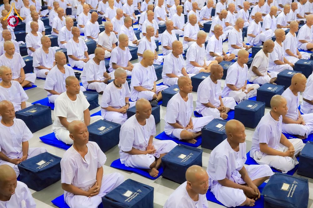 ภาพ No.275955:วันที่ 26-30 พฤศจิกายน พ.ศ. 2568 ทีมพระพี่เลี้ยงตั้งรับ รายงานตัวโครงการบวชบูชาธรรมมหาปูชนียาจารย์ ณ ศูนย์ปฏิบัติธรรมบุรีรัมย์