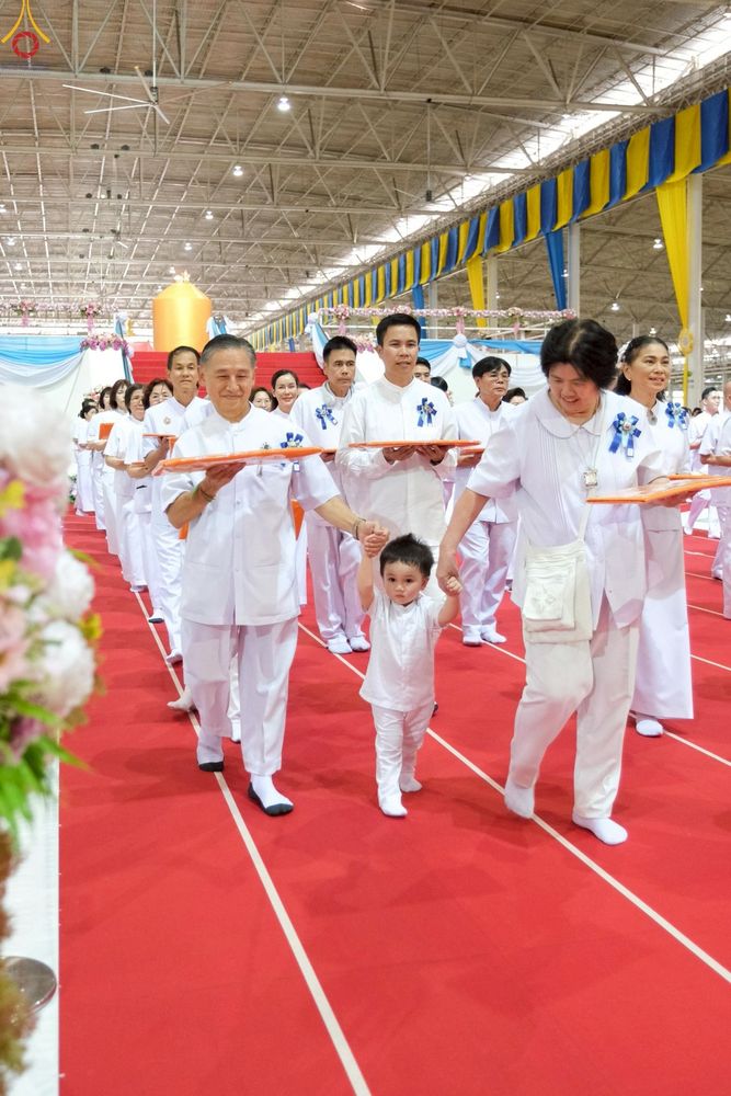 ภาพ No.251560:วันที่ 10 ตุลาคม พ.ศ. 2568 พิธีทอดผ้าป่าสมทบกฐินวัดพระธรรมกาย และสมทบกฐิน 30,000 กว่าวัดทั่วประเทศ ครั้งที่ 3 ณ สภาธรรมกายสากล วัดพระธรรมกาย