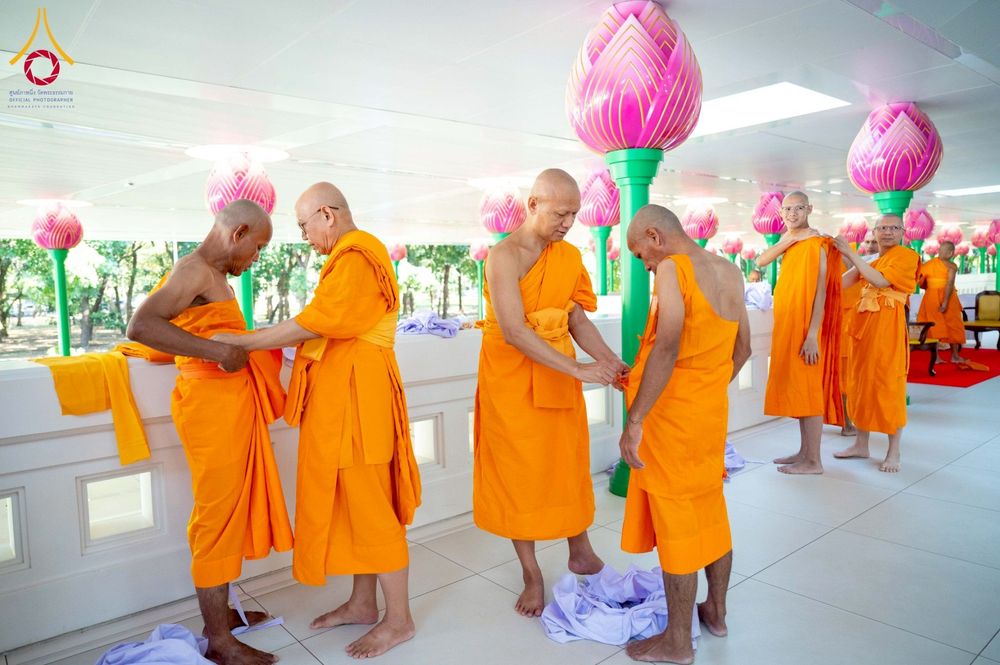 ภาพ No.277729:วันเสาร์ที่ 6 ธันวาคม พ.ศ. 2568 พิธีบรรพชาอุปสมบทและพิธีถวายบาตร โครงการอุปสมบทบูชาธรรมมหาปูชนียาจารย์ ประจำปี พ.ศ.2568 โครงการบวชพระนานาชาติ AEC และ WAB รุ่น CEO (นักบริหาร) รุ่นที่ 5 ณ มหาธรรมกายเจดีย์ วัดพระธรรมกาย