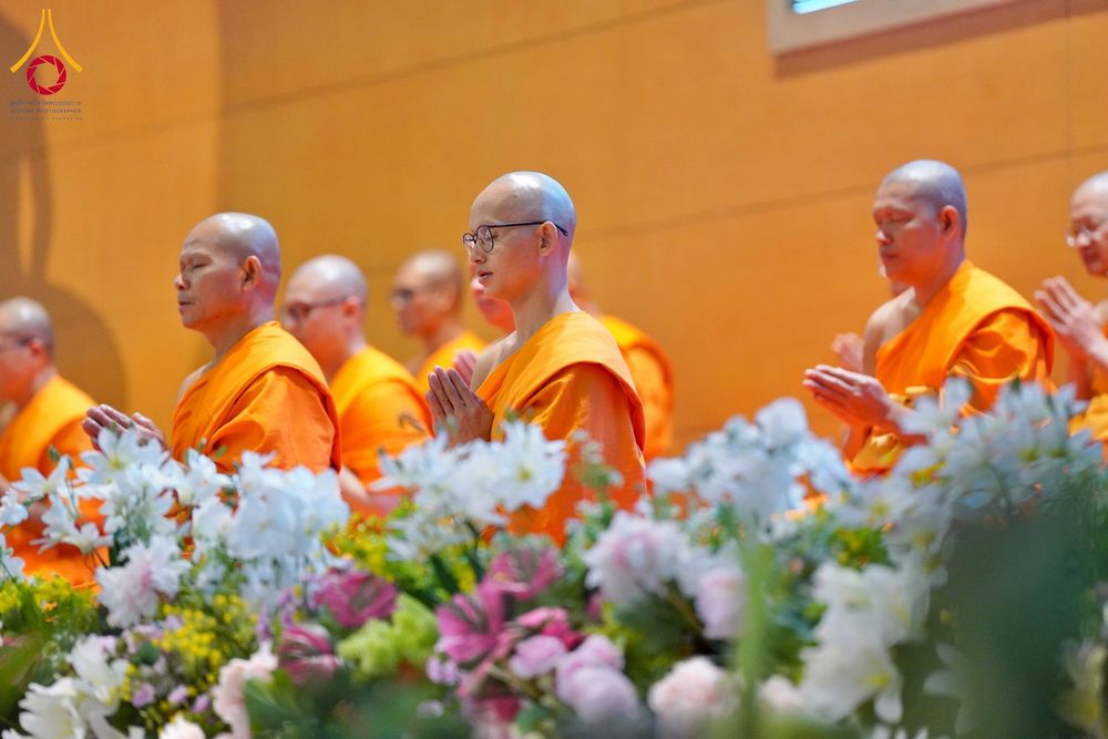 ภาพ No.277142:วันอาทิตย์ที่ 7 ธันวาคม พ.ศ. 2568 พิธีบูชาข้าวพระ ณ สภาธรรมกายสากล วัดพระธรรมกาย