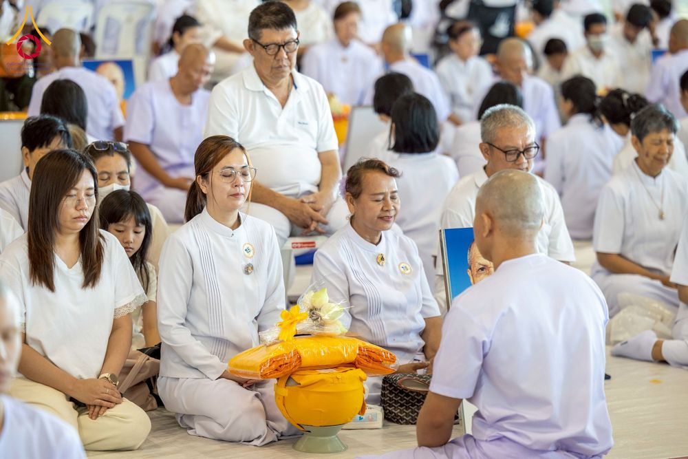 ภาพ No.277396:วันเสาร์ที่ 6 ธันวาคม พ.ศ. 2568 พิธีบรรพชาอุปสมบทและพิธีถวายบาตร โครงการอุปสมบทบูชาธรรมมหาปูชนียาจารย์ ประจำปี พ.ศ.2568 โครงการบวชพระนานาชาติ AEC และ WAB รุ่น CEO (นักบริหาร) รุ่นที่ 5 ณ โบสถ์พระไตรปิฏก วัดพระธรรมกาย