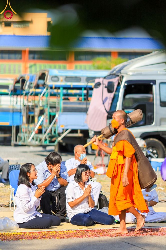 ภาพ No.107862:พิธีต้อนรับพระธรรมยาตรา ในโครงการธรรมยาตรากตัญญูบูชา มหาปูชนียาจารย์ พระมงคลเทพมุนี(สด จนฺทสโร) พระผู้ปราบมาร อนุสรณ์สถาน 7 แห่ง ปีที่ 12 วันที่ 7 มกราคม พ.ศ. 2567 ณ อนุสรณ์สถานคลองบางนางแท่น  อ.สามพราน จ.นครปฐม