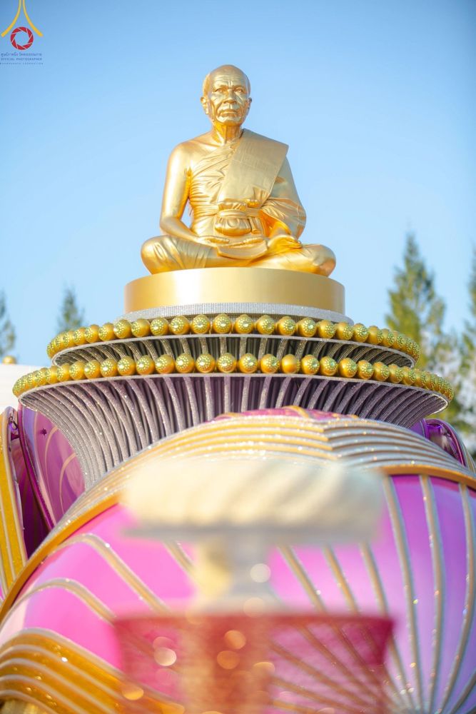 ภาพ No.192645:พิธีจุดประทีปถวายเป็นพุทธบูชา และบูชาธรรมมหาปูชนียาจารย์ ณ อนุสรณ์สถานคลองบางนางแท่น อ.สามพราน จ.นครปฐม ในโครงการธรรมยาตรา กตัญญูบูชา มหาปูชนียาจารย์ พระมงคลเทพมุนี(สด จนฺทสโร) พระผู้ปราบมาร อนุสรณ์สถาน 7 แห่ง ปีที่ 13 วันที่ 10 มกราคม พ.ศ. 2568