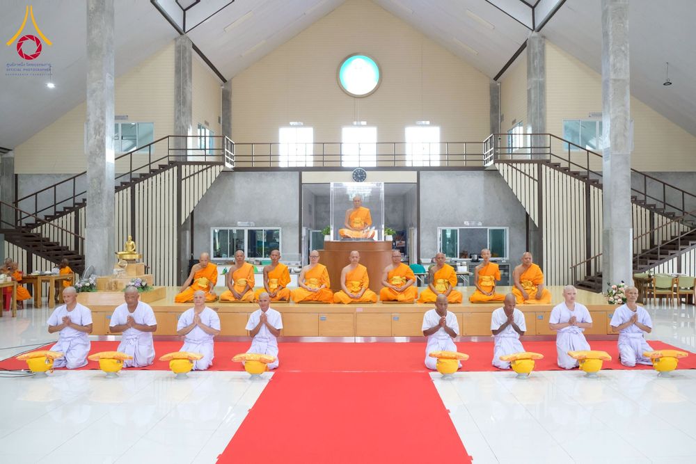 ภาพ No.277930:พิธีตัดปอยผมและปลงผมนาคธรรมทายาท พิธีขอขมาผู้ปกครอง ณ ศูนย์อบรมเยาวชนนครปฐม จ.นครปฐม และพิธีมอบบาตร ผ้าไตร นาคธรรมทายาท พิธีบรรพชา อุปสมบทหมู่ ณ วัดลาดหญ้าไทร จ.นครปฐม