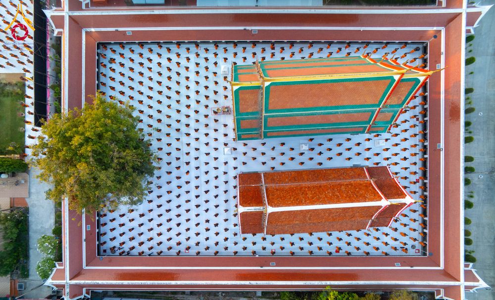 ภาพ No.294661:วันอาทิตย์ที่ 14 ธันวาคม พ.ศ.2568 พระธรรมยาตราปฏิบัติธรรมและถ่ายภาพหมู่ประวัติศาสตร์ ณ วัดสองพี่น้อง ต.ต้นตาล อ.สองพี่น้อง จ.สุพรรณบุรี ในโครงการธรรมยาตรา กตัญญูบูชา มหาปูชนียาจารย์ พระมงคลเทพมุนี(สด จนฺทสโร) พระผู้ปราบมาร อนุสรณ์สถาน 7 แห่ง ปีที่ 14