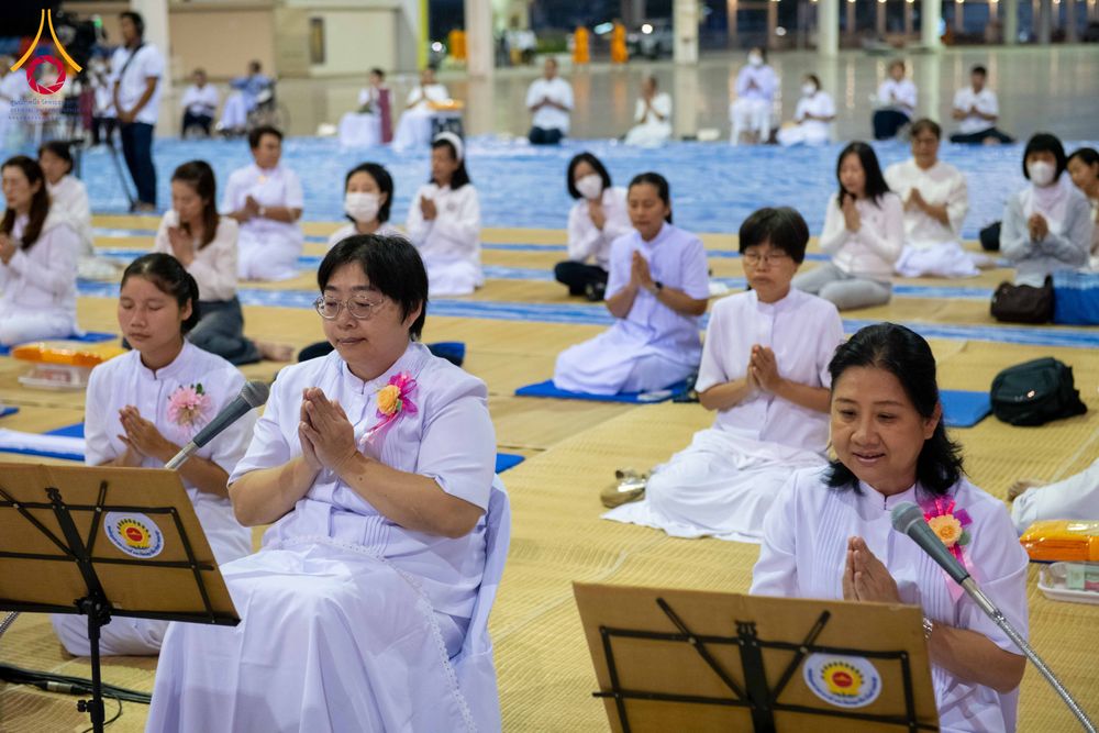 ภาพ No.303107:วันที่ 26 มกราคม พ.ศ. 2569 พิธีถวายภัตตาหารเป็นสังฆทาน แด่พระธรรมยาตรา ณ วัดพระธรรมกาย  จังหวัดปทุมธานี ในโครงการธรรมยาตรา กตัญญูบูชา มหาปูชนียาจารย์ พระมงคลเทพมุนี(สด จนฺทสโร) พระผู้ปราบมาร อนุสรณ์สถาน 7 แห่ง ปีที่ 14