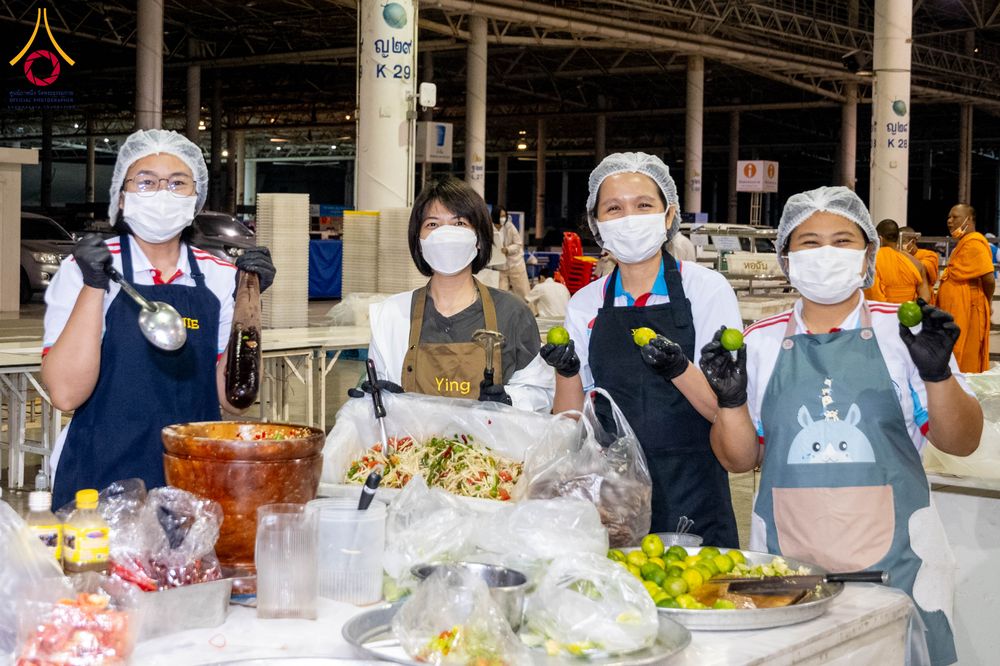 ภาพ No.305477:วันที่ 29 มกราคม พ.ศ. 2569 พิธีถวายภัตตาหารเป็นสังฆทาน แด่พระธรรมยาตรา ณ วัดพระธรรมกาย  จังหวัดปทุมธานี ในโครงการธรรมยาตรา กตัญญูบูชา มหาปูชนียาจารย์ พระมงคลเทพมุนี(สด จนฺทสโร) พระผู้ปราบมาร อนุสรณ์สถาน 7 แห่ง ปีที่ 14