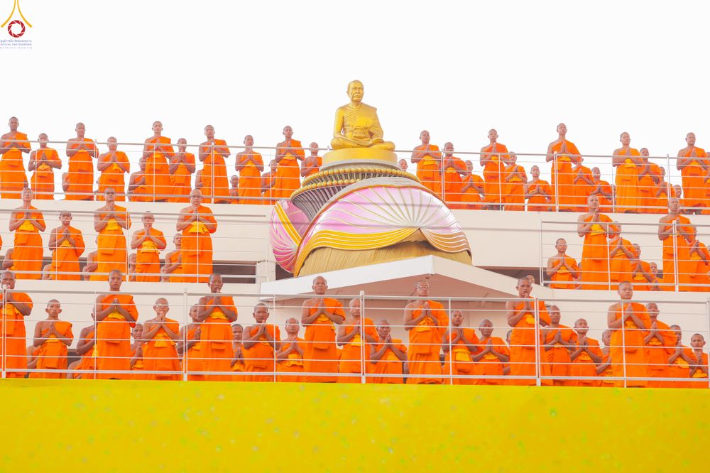 ภาพ No.300052:วันที่ 22 มกราคม พ.ศ.2569 พระธรรมยาตราปฏิบัติธรรม และถ่ายภาพหมู่ประวัติศาสตร์ ณ อาคารธรรมยาตรา กตัญญูบูชามหาปูชนียาจารย์  ตรงข้ามวัดปากน้ำภาษีเจริญ จ.กรุงเทพมหานคร ในโครงการธรรมยาตรา กตัญญูบูชา มหาปูชนียาจารย์ พระมงคลเทพมุนี(สด จนฺทสโร) พระผู้ปราบมาร อนุ