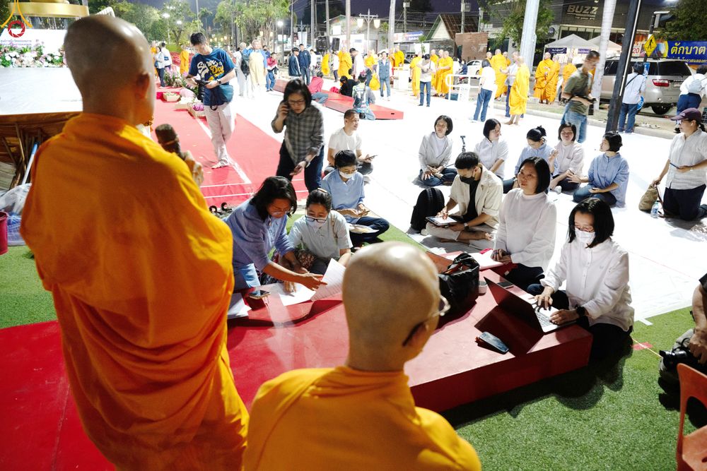 ภาพ No.282427:วันที่ 19 -20 ธันวาคม พ.ศ.2568 เบื้องหลังความสำเร็จ ของการจัดงานตักบาตร พระ 10,000 รูป Skywalk กาญจนบุรี