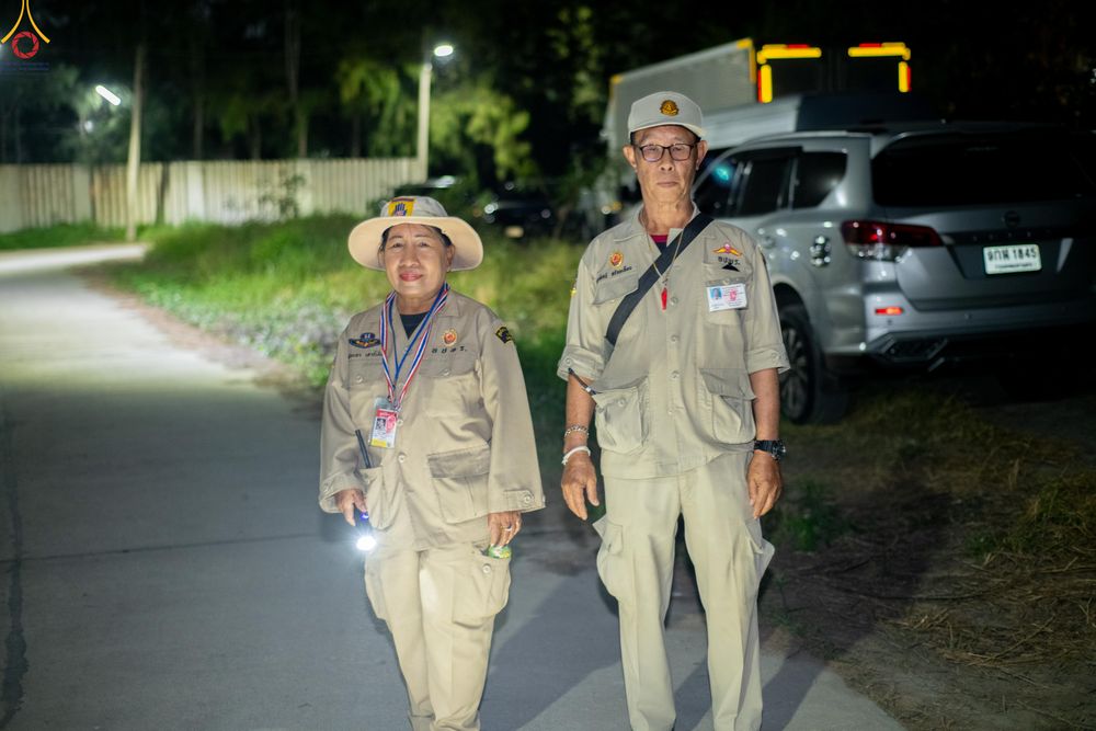 ภาพ No.301670:ภาพเบื้องหลังอาสาสมัครรวมใจ ชุดที่ 4 ในโครงการธรรมยาตรา กตัญญูบูชา มหาปูชนียาจารย์ พระมงคลเทพมุนี(สด จนฺทสโร) พระผู้ปราบมาร อนุสรณ์สถาน 7 แห่ง ปีที่ 14