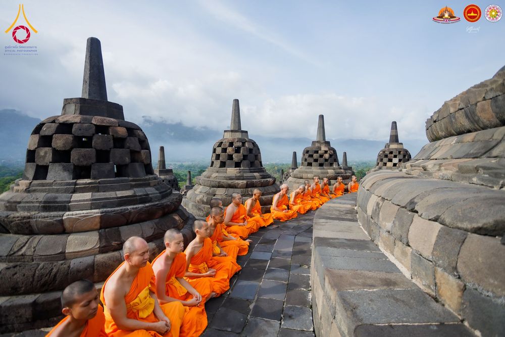 ภาพ No.280111:วันที่ 31 ธันวาคม พ.ศ. 2568 เดินธรรมยาตราที่บรมพุทธโธ อินโดนีเซีย