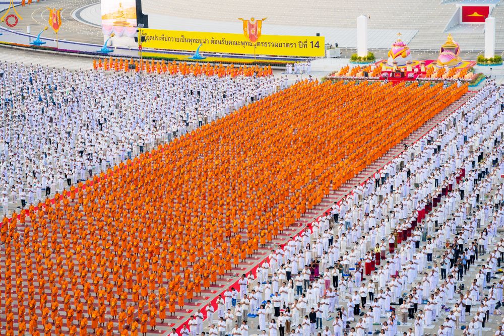 ภาพ No.307495:วันที่ 31 มกราคม พ.ศ. 2569 พิธีจุดประทีปธรรมถวายเป็นพุทธบูชา  และบูชาธรรมมหาปูชนียาจารย์ (ภาพชุดที่ 2) ณ วัดพระธรรมกาย ปทุมธานี ในโครงการธรรมยาตรา กตัญญูบูชา มหาปูชนียาจารย์ พระมงคลเทพมุนี(สด จนฺทสโร) พระผู้ปราบมาร อนุสรณ์สถาน 7 แห่ง ปีที่ 14