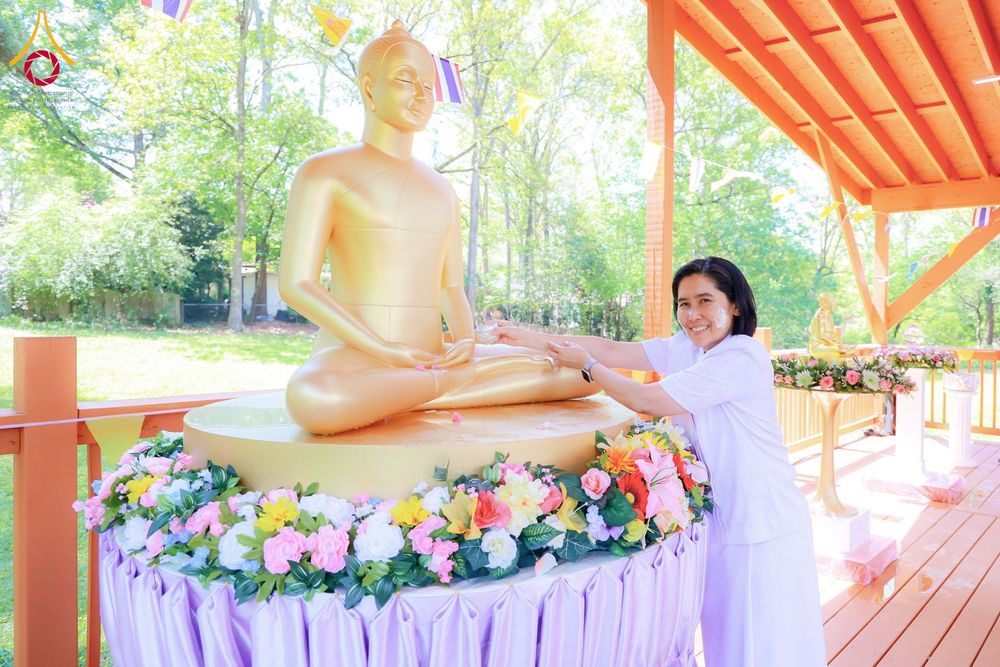 ภาพ No.321655:วันอาทิตย์ที่ 12 เมษายน พ.ศ.2569 กิจกรรมงานบุญวันสงกรานต์ (ตักบาตร ขอขมาพ่อแม่ สรงน้ำพระ รดน้ำขอพร) ณ วัดพระธรรมกายจอร์เจีย ประเทศสหรัฐอเมริกา