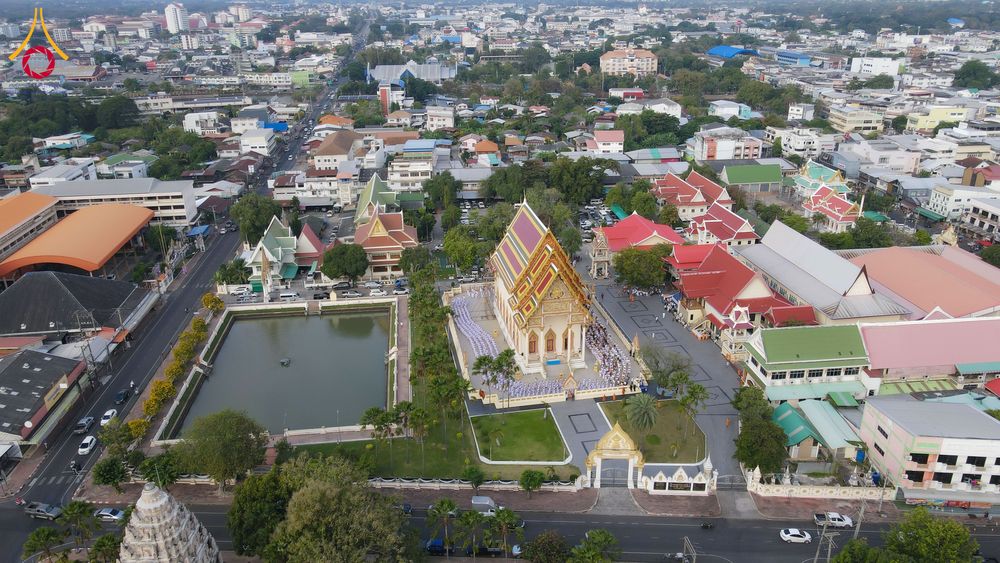 ภาพ No.278566:วันอาทิตย์ที่ 14 ธันวาคม พ.ศ.2568  พิธีเวียนประทักษิณ พิธีวันทาสีมาพระประธาน โครงการบวชบูชาธรรมมหาปูชนียาจารย์ ของศูนย์ปฏิบัติธรรมบุรีรัมย์ ณ วัดกลาง พระอารามหลวง จังหวัดบุรีรัมย์