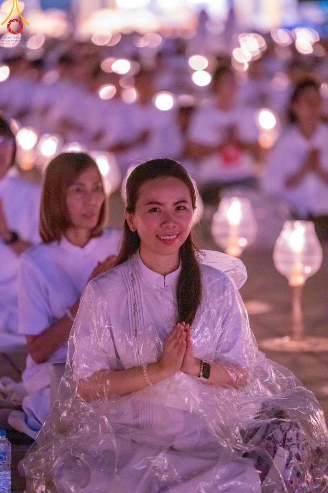 ภาพ No.137559:พิธีจุดวิสาขประทีป พิธีเวียนประทักษิณ ในวันวิสาขบูชา พุธที่ 22 พฤษภาคม พ.ศ. 2567 