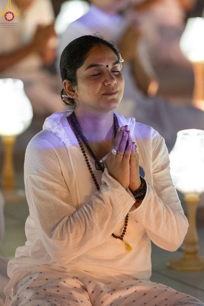 ภาพ No.137564:พิธีจุดวิสาขประทีป พิธีเวียนประทักษิณ ในวันวิสาขบูชา พุธที่ 22 พฤษภาคม พ.ศ. 2567 