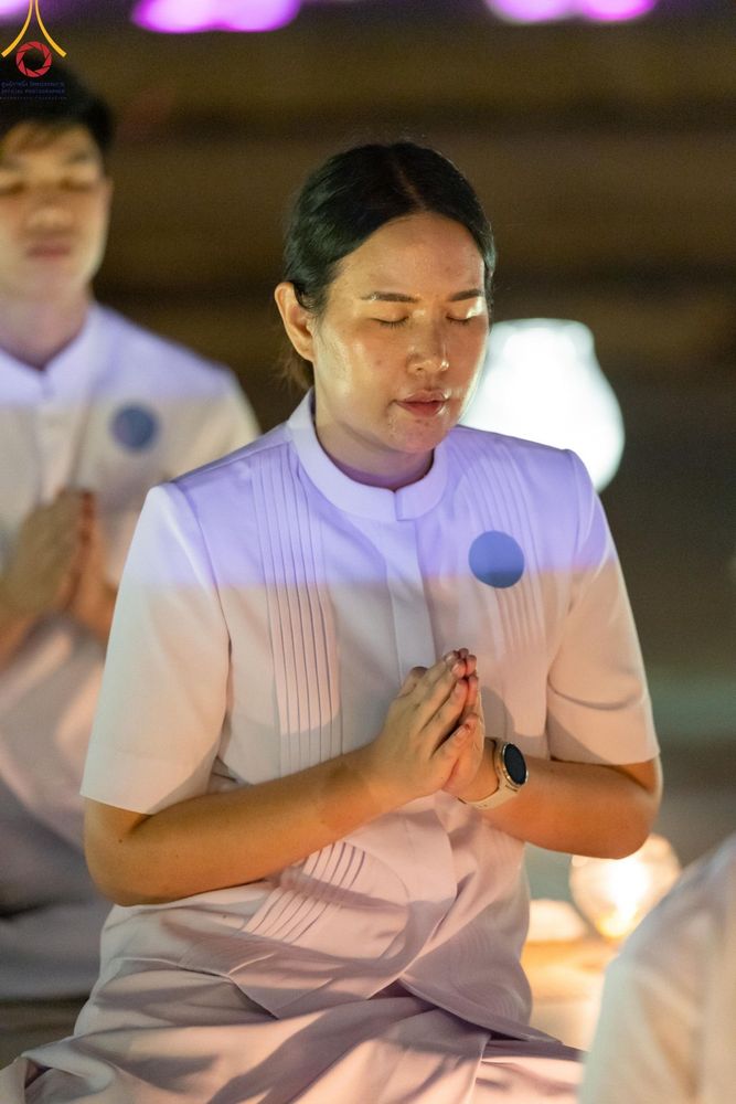 ภาพ No.137563:พิธีจุดวิสาขประทีป พิธีเวียนประทักษิณ ในวันวิสาขบูชา พุธที่ 22 พฤษภาคม พ.ศ. 2567 