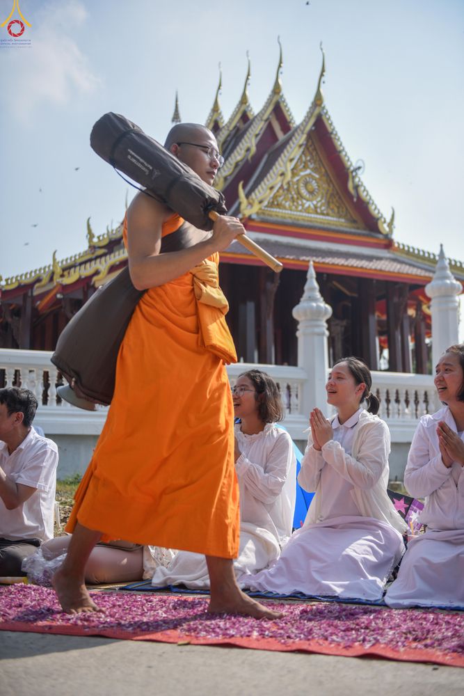 ภาพ No.299387:วันที่ 18 มกราคม พ.ศ. 2569 พิธีต้อนรับพระธรรมยาตรา ณ อนุสรณ์สถานลำดับที่ 5 สถานที่เผยแผ่วิชชาธรรมกายครั้งแรก อนุสรณ์สถานบางปลา วัดบางปลา อำเภอบางเลน จังหวัดนครปฐม ในโครงการธรรมยาตรา กตัญญูบูชา มหาปูชนียาจารย์ พระมงคลเทพมุนี(สด จนฺทสโร) พระผู้ปราบมาร อนุส