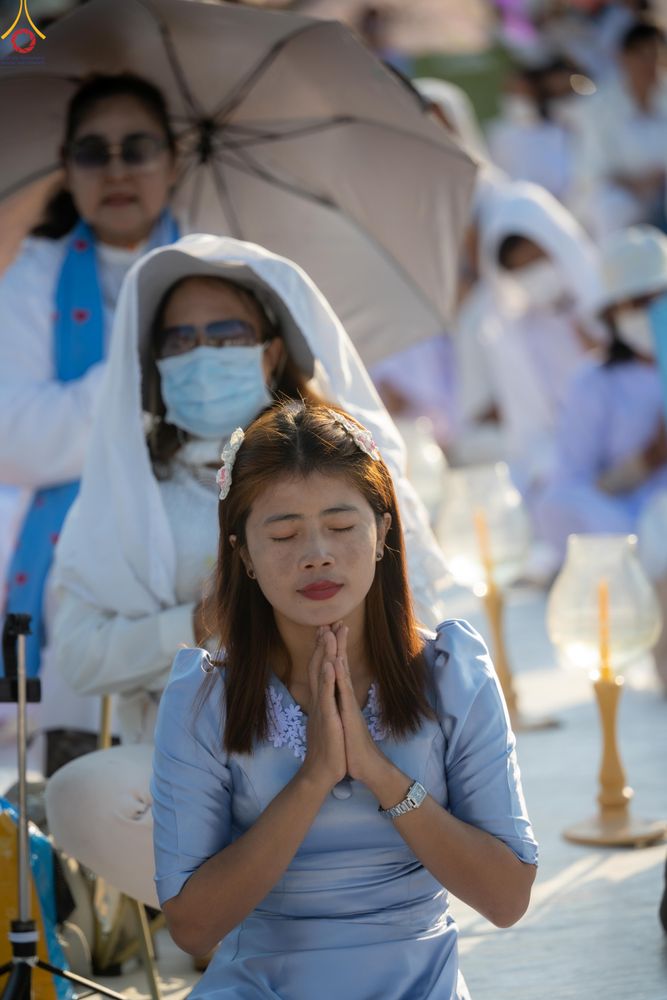 ภาพ No.293979:วันที่ 14 มกราคม พ.ศ. 2569 พิธีจุดประทีปถวายเป็นพุทธบูชา และบูชาธรรมมหาปูชนียาจารย์  ณ วัดสองพี่น้อง ต.ต้นตาล อ.สองพี่น้อง จ.สุพรรณบุรี ในโครงการธรรมยาตรา กตัญญูบูชา มหาปูชนียาจารย์ พระมงคลเทพมุนี(สด จนฺทสโร) พระผู้ปราบมาร อนุสรณ์สถาน 7 แห่ง ปีที่ 14