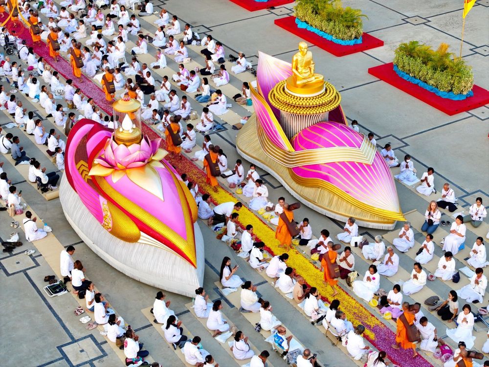 ภาพ No.188462:พิธีต้อนรับพระธรรมยาตรา ในโครงการธรรมยาตรา กตัญญูบูชา มหาปูชนียาจารย์ พระมงคลเทพมุนี(สด จนฺทสโร) พระผู้ปราบมาร อนุสรณ์สถาน 7 แห่ง ปีที่ 13 วันที่ 2 มกราคม พ.ศ. 2568 ณ วัดพระธรรมกาย จ.ปทุมธานี