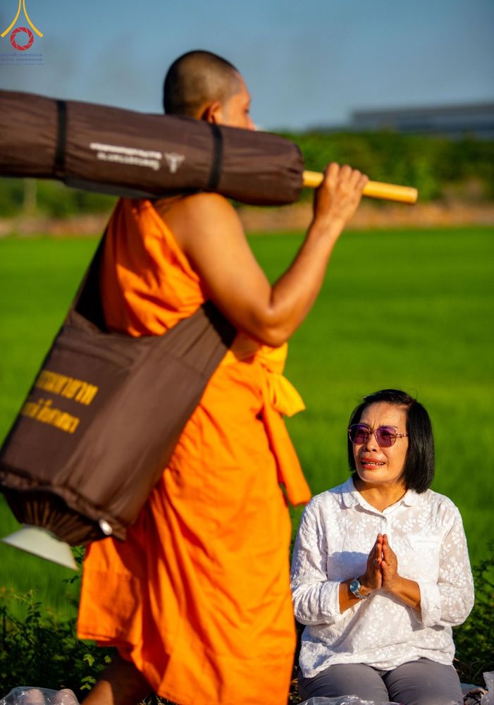 ภาพ No.189094:พิธีต้อนรับพระธรรมยาตรา ในโครงการธรรมยาตรา กตัญญูบูชา มหาปูชนียาจารย์ พระมงคลเทพมุนี(สด จนฺทสโร) พระผู้ปราบมาร อนุสรณ์สถาน 7 แห่ง ปีที่ 13 วันที่ 3 มกราคม พ.ศ. 2568 ณ อนุสรณ์สถานมหาวิหารพระมงคลเทพมุนี (โลตัสแลนด์) อ.สองพี่น้อง จ.สุพรรณบุรี
