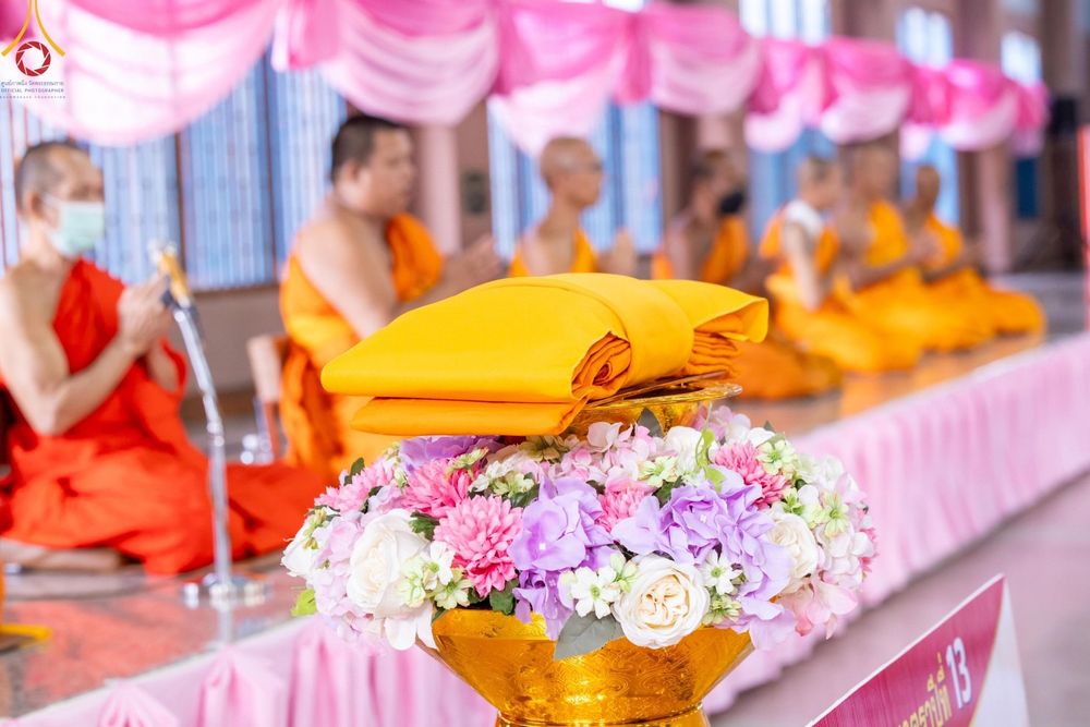 ภาพ No.189816:พิธีทอดผ้าป่าทำนุบำรุงศาสนสถาน ณ วัดอัมพวัน ต.สองพี่น้อง อ.สองพี่น้อง จ.สุพรรณบุรี ในโครงการธรรมยาตรา กตัญญูบูชา มหาปูชนียาจารย์ พระมงคลเทพมุนี(สด จนฺทสโร) พระผู้ปราบมาร อนุสรณ์สถาน 7 แห่ง ปีที่ 13 วันที่ 5 มกราคม พ.ศ. 2568
