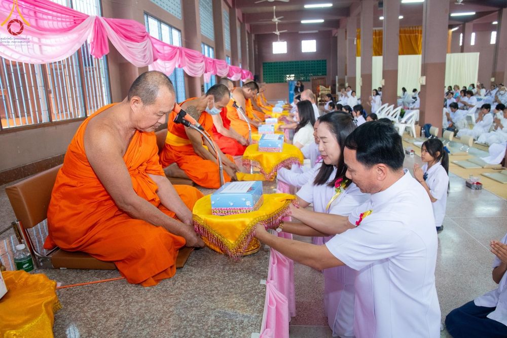 ภาพ No.189853:พิธีทอดผ้าป่าทำนุบำรุงศาสนสถาน ณ วัดอัมพวัน ต.สองพี่น้อง อ.สองพี่น้อง จ.สุพรรณบุรี ในโครงการธรรมยาตรา กตัญญูบูชา มหาปูชนียาจารย์ พระมงคลเทพมุนี(สด จนฺทสโร) พระผู้ปราบมาร อนุสรณ์สถาน 7 แห่ง ปีที่ 13 วันที่ 5 มกราคม พ.ศ. 2568
