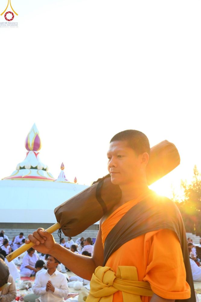 ภาพ No.190633:พิธีต้อนรับพระธรรมยาตรา ณ อนุสรณ์สถาน สถานที่ตั้งมโนปณิธานบวชตลอดชีวิต อนุสรณ์สถานคลองบางนางแท่น อ.สามพราน จ.นครปฐม ในโครงการธรรมยาตรา กตัญญูบูชา มหาปูชนียาจารย์ พระมงคลเทพมุนี(สด จนฺทสโร) พระผู้ปราบมาร อนุสรณ์สถาน 7 แห่ง ปีที่ 13 วันที่ 7 ม.ค.2568