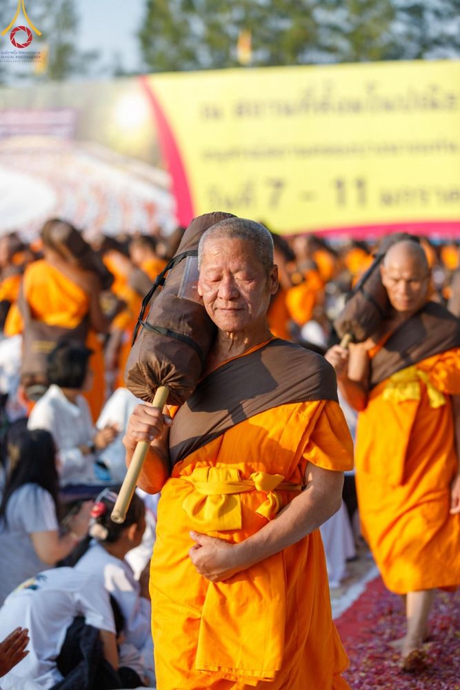 ภาพ No.190635:พิธีต้อนรับพระธรรมยาตรา ณ อนุสรณ์สถาน สถานที่ตั้งมโนปณิธานบวชตลอดชีวิต อนุสรณ์สถานคลองบางนางแท่น อ.สามพราน จ.นครปฐม ในโครงการธรรมยาตรา กตัญญูบูชา มหาปูชนียาจารย์ พระมงคลเทพมุนี(สด จนฺทสโร) พระผู้ปราบมาร อนุสรณ์สถาน 7 แห่ง ปีที่ 13 วันที่ 7 ม.ค.2568