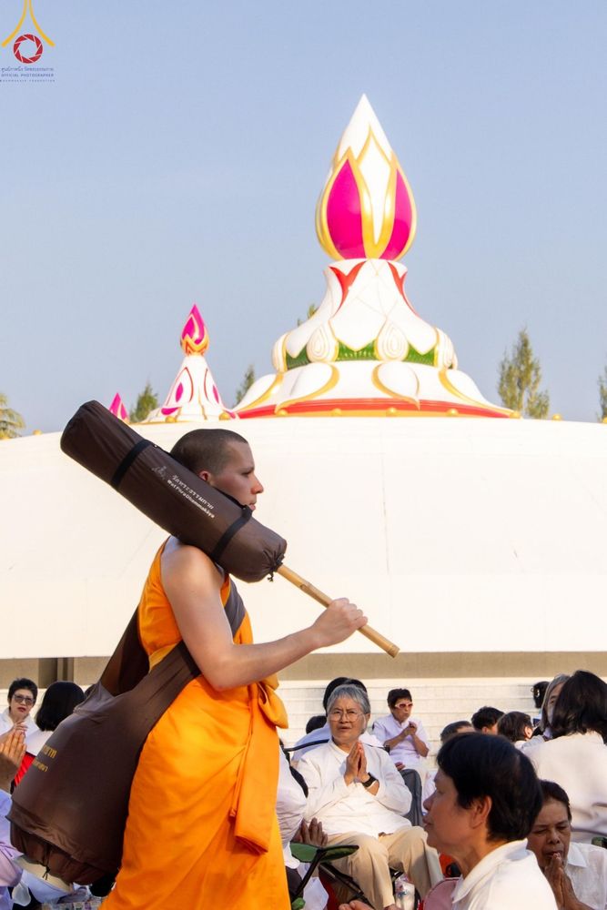 ภาพ No.190636:พิธีต้อนรับพระธรรมยาตรา ณ อนุสรณ์สถาน สถานที่ตั้งมโนปณิธานบวชตลอดชีวิต อนุสรณ์สถานคลองบางนางแท่น อ.สามพราน จ.นครปฐม ในโครงการธรรมยาตรา กตัญญูบูชา มหาปูชนียาจารย์ พระมงคลเทพมุนี(สด จนฺทสโร) พระผู้ปราบมาร อนุสรณ์สถาน 7 แห่ง ปีที่ 13 วันที่ 7 ม.ค.2568