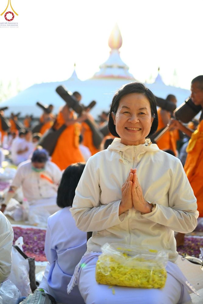 ภาพ No.190690:พิธีต้อนรับพระธรรมยาตรา ณ อนุสรณ์สถาน สถานที่ตั้งมโนปณิธานบวชตลอดชีวิต อนุสรณ์สถานคลองบางนางแท่น อ.สามพราน จ.นครปฐม ในโครงการธรรมยาตรา กตัญญูบูชา มหาปูชนียาจารย์ พระมงคลเทพมุนี(สด จนฺทสโร) พระผู้ปราบมาร อนุสรณ์สถาน 7 แห่ง ปีที่ 13 วันที่ 7 ม.ค.2568
