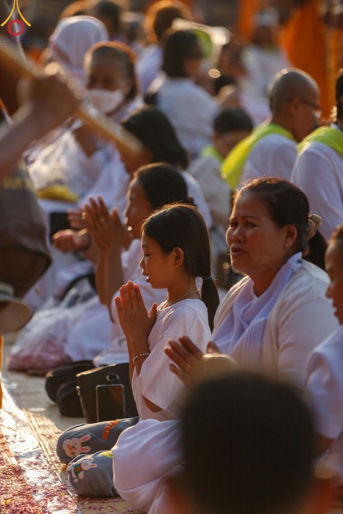 ภาพ No.190697:พิธีต้อนรับพระธรรมยาตรา ณ อนุสรณ์สถาน สถานที่ตั้งมโนปณิธานบวชตลอดชีวิต อนุสรณ์สถานคลองบางนางแท่น อ.สามพราน จ.นครปฐม ในโครงการธรรมยาตรา กตัญญูบูชา มหาปูชนียาจารย์ พระมงคลเทพมุนี(สด จนฺทสโร) พระผู้ปราบมาร อนุสรณ์สถาน 7 แห่ง ปีที่ 13 วันที่ 7 ม.ค.2568
