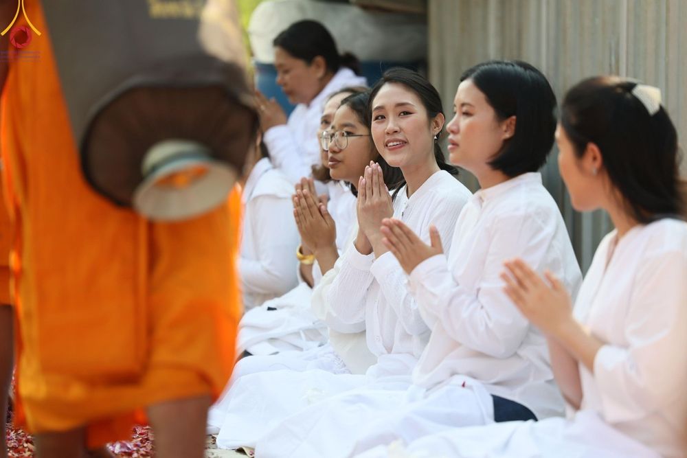 ภาพ No.190795:พิธีต้อนรับพระธรรมยาตรา ณ อนุสรณ์สถาน สถานที่ตั้งมโนปณิธานบวชตลอดชีวิต อนุสรณ์สถานคลองบางนางแท่น อ.สามพราน จ.นครปฐม ในโครงการธรรมยาตรา กตัญญูบูชา มหาปูชนียาจารย์ พระมงคลเทพมุนี(สด จนฺทสโร) พระผู้ปราบมาร อนุสรณ์สถาน 7 แห่ง ปีที่ 13 วันที่ 7 ม.ค.2568