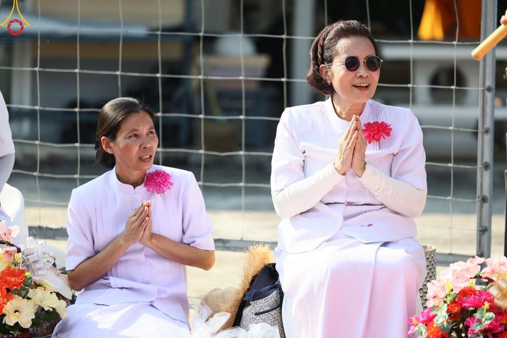 ภาพ No.190792:พิธีต้อนรับพระธรรมยาตรา ณ อนุสรณ์สถาน สถานที่ตั้งมโนปณิธานบวชตลอดชีวิต อนุสรณ์สถานคลองบางนางแท่น อ.สามพราน จ.นครปฐม ในโครงการธรรมยาตรา กตัญญูบูชา มหาปูชนียาจารย์ พระมงคลเทพมุนี(สด จนฺทสโร) พระผู้ปราบมาร อนุสรณ์สถาน 7 แห่ง ปีที่ 13 วันที่ 7 ม.ค.2568